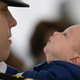 Un padre y su hijo. AP